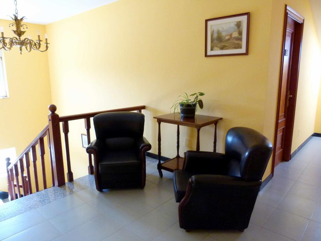 Hostal Chiquin Tapia De Casariego Exterior photo