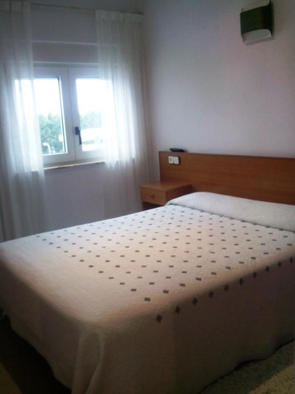 Hostal Chiquin Tapia De Casariego Room photo