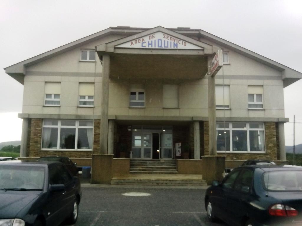 Hostal Chiquin Tapia De Casariego Exterior photo